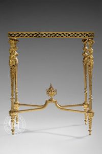 Table de milieu en bronze doré de style Louis XVI - Maison Millet