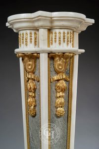 Paire de colonnes de style Louis XVI