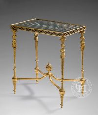 Table de milieu en bronze doré de style Louis XVI - Maison Millet