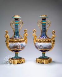 Paire de vases style Louis XVI - Manufacture sèvres