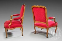 Paire de grands fauteuils de style Louis XV