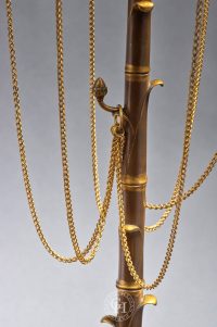 Grande paire de candélabres antiques modèle aux cigognes d’après Ferdinand Barbedienne et Antoine-Louis Barye