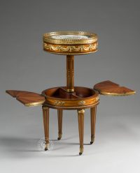 Table à toilette circulaire par Gervais-Maximilien-Eugène Durand